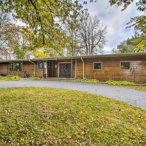 Chic Fox River Grove Home With Great Location! Exterior photo
