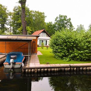 Ferienhaus Direkt An Der Spree Mit Whirlpool Und Sauna Villa Berlín Exterior photo