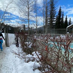 Aspens On The Mountain - Ski In Out - Pool And Hot Tubs Whistler Exterior photo