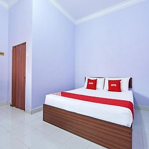 Oyo 90660 Rayyans Roomstay Pantai Cenang  Exterior photo