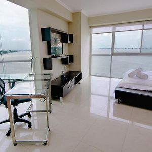 Riverfront I 2, piso 4, suite vista al rio, Puerto Santa Ana, Guayaquil Exterior photo