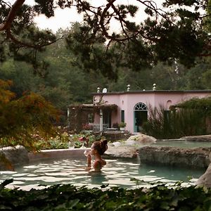 Relais La Foleia - Luxury Villa With Private Lake Veruno Exterior photo