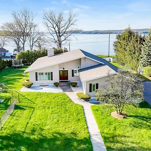 Malletts Bay Getaway Villa Colchester Exterior photo