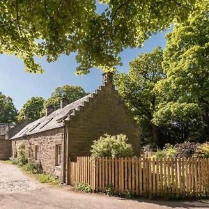 Charming 3/4 Bedroom Semi-Detached Cottage. Carberry Exterior photo