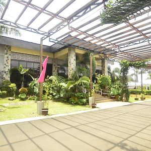 Bali Village Hotel Resort & Spa Tagaytay City Exterior photo