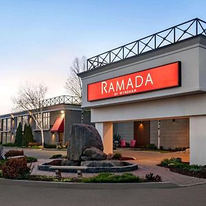 Hotel Ramada By Wyndham Cornwall Exterior photo