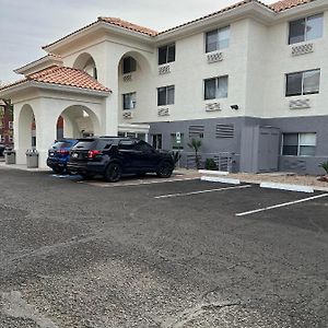 Holiday Inn Express & Suites Phoenix - Mesa West By Ihg Exterior photo