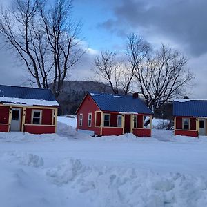 Mohawk Cottages Colebrook Exterior photo