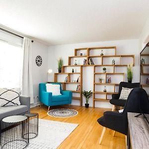 5 Bedroom Nordic Home, Pet Friendly, Garage, Wifi, Foosball! Edmonton Exterior photo