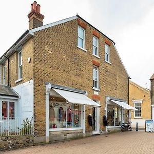 Stylish Loft Apartment Moments From Beach By Whitstable-Holidays, Bowline Exterior photo