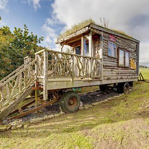 2X Double Bed - Glamping Wagon Dalby Forest Scarborough Exterior photo