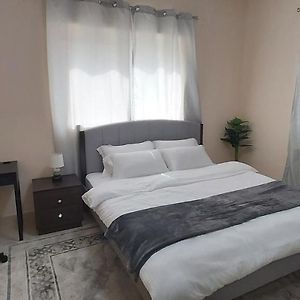 Spacious & Comfortable 1 Bedroom And 1 Living Room Apartment Near Sharjah University City Exterior photo