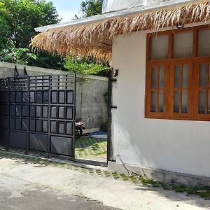 Apartamento Bring In House Yogyakarta Exterior photo