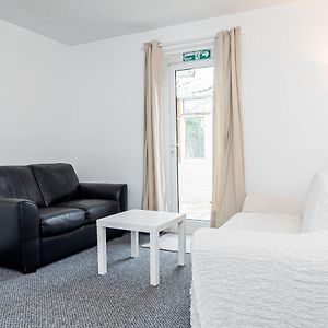 Shirley House 3, Guest House, Self Catering, Self Check In With Smart Locks, Use Of Fully Equipped Kitchen, Close To City Centre, Ideal For Longer Stays, Walking Distance To Bat, 20 Min Drive To Fawley Refinery, Excellent Transport Links Southampton Exterior photo