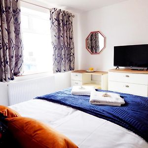 Modern, Well Located En-Suite Rooms With Parking And All Facilities Cambridge  Exterior photo