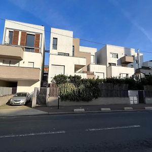 Modern And Bright Apartment Near Paris La Courneuve Exterior photo