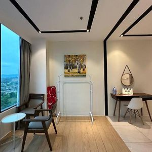 Blest Loft 12 Manhattan Suites Itcc Penampang Exterior photo