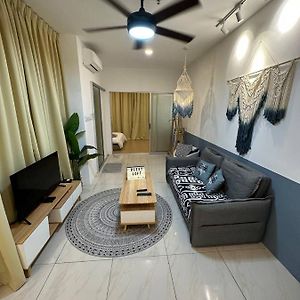 Blest Loft 7 Manhattan Suites Itcc Penampang Exterior photo