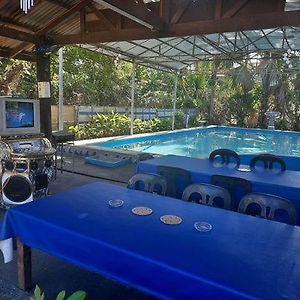 Spacious 4Br Hotspring Resort In Pansol Calambá Exterior photo