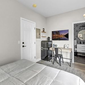 Single Bedroom - Queen Size. Heart Of Downtown Vista Exterior photo