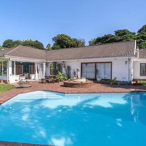 Spacious Retreat With Large Pool And Lush Garden Pinetown Exterior photo