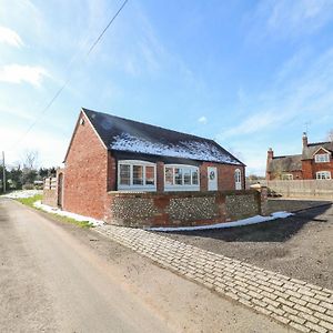 Little Gem Villa Uttoxeter Exterior photo