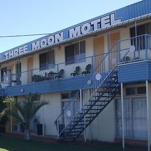 Three Moon Motel Monto Exterior photo