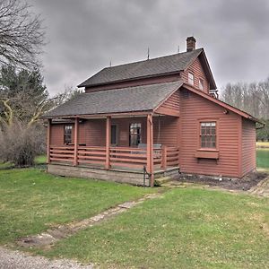 Quaint Winesburg Cottage With Porch And Pond! Dundee Exterior photo