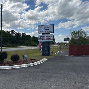 Camilla Inn&Suites Exterior photo