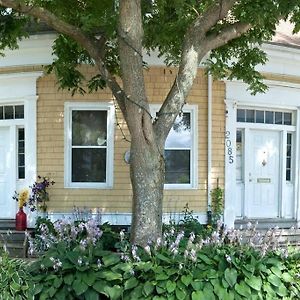 Downtown One Bedroom/Historic Bauer Terrace Halifax Exterior photo