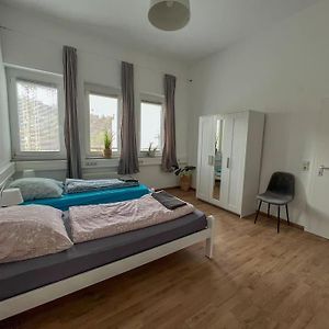 Modernes Apartment Mit Balkon, Parkplatz Und Smart Tv Bis Zu 10 Personen Weinstadt Exterior photo