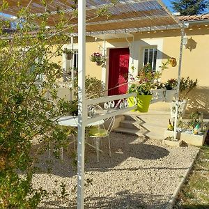 Apartamento Location Saisonniere En Provence Rochefort-du-Gard Exterior photo