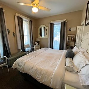 Historic Branson Hotel - Quiet Quilt Room With King Bed - Downtown - Free Tickets Included Exterior photo