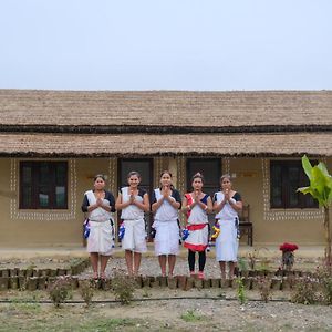 Tharu Community Lodge Kawasoti Exterior photo