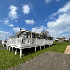 2 Bedroom Lodge Th35, Nodes Point, St Helens, Isle Of Wight St Helens  Exterior photo