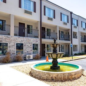 Hotel Baymont By Wyndham College Park Atlanta Airport South Exterior photo