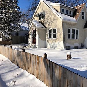Meticulously Maintained One Bedroom Retreat! Minneapolis Exterior photo
