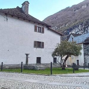 Apartamento Armonia Edificio Storico Del 1563. Cevio Exterior photo