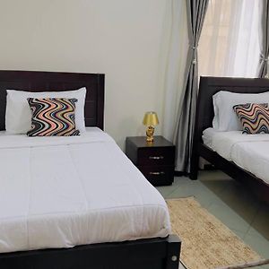 Apartamento Cozy Living By Miranda, Acacia Unlimited Wifi Netflix Free Parking Kampala Exterior photo