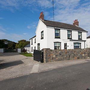 Manse On The Beach Bed and Breakfast Kirkistown Exterior photo