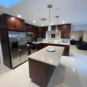Modern Miami Oversized 3 Bedroom In Central Location Exterior photo