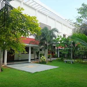 Apartamento Nilan Grand Pondicherry Exterior photo