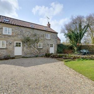 Standfield Hall Cottage Pickering Exterior photo