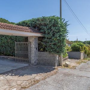 Bes Beach - Villa Con Piscina Fontane Bianche Exterior photo