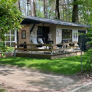 Hotel Chalet Sint Zutendaal Exterior photo