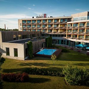 Georg Ots Spa Hotel Kuressaare Exterior photo