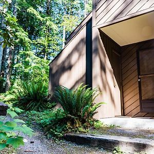 Cedar Suite At Snowater Glacier Exterior photo