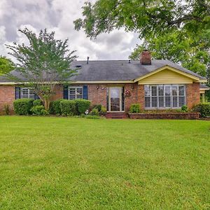 Spacious Downtown Montgomery Home With Yard, Patio! Exterior photo