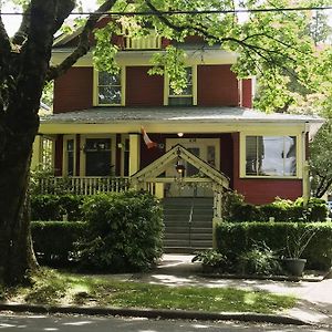 Douglas Guest House Vancouver Exterior photo