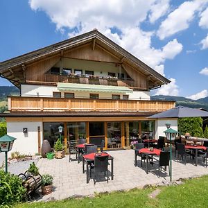 Hotel Haus Tirol Brixen im Thale Exterior photo